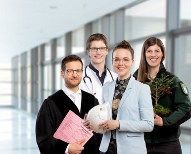 Mitarbeiterfoto Menschen mit unterschiedlichen berufen stehen in einem Flur.